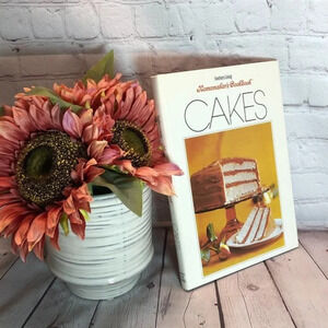 Vintage 1971 SOUTHERN LIVING HOMEMAKER'S CAKE cookbook cottagecore